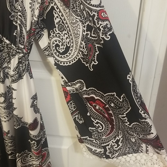 SOMA: BLACK WHITE RED DESIGNED DRESS SIZE M - Picture 3 of 6